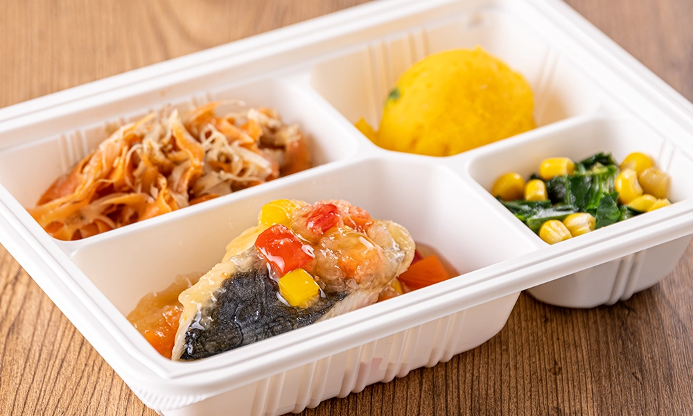 ウェルネスダイニングのお弁当「たんぱく&塩分調整気配り宅配食」